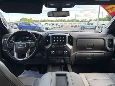 Used 2021 GMC Sierra 1500 SLT w/ SLT Convenience Package AWD/4WD image 17