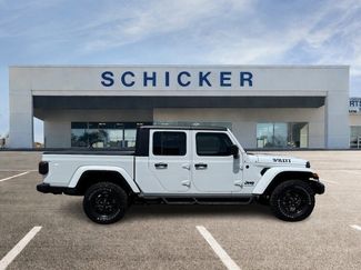 Used 2024 Jeep Gladiator Sport AWD/4WD video 2