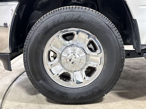 Used 2024 RAM 2500 Tradesman w/ Chrome Appearance Group image 26