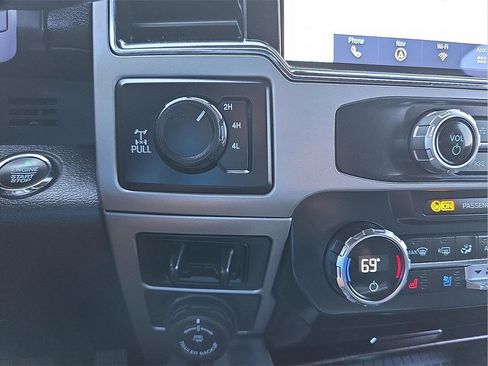 Used 2022 Ford F250 Lariat w/ Lariat Ultimate Package image 16