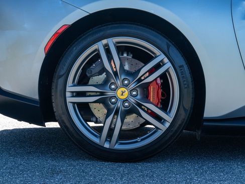 Certified 2019 Ferrari Portofino image 11