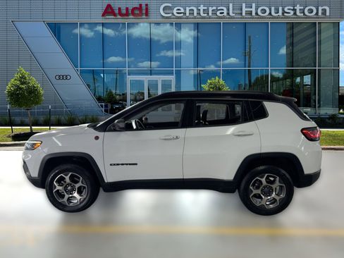Used 2022 Jeep Compass Trailhawk w/ Trailhawk Elite Group image 2