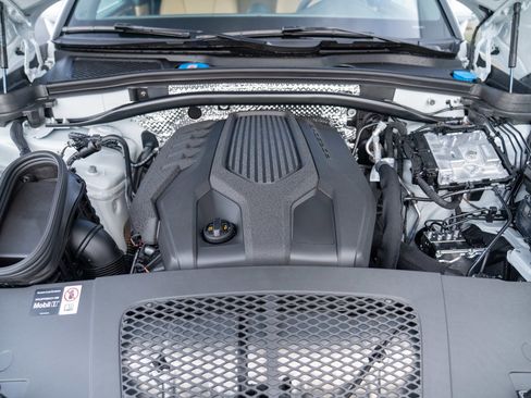 New 2026 Porsche Macan image 30