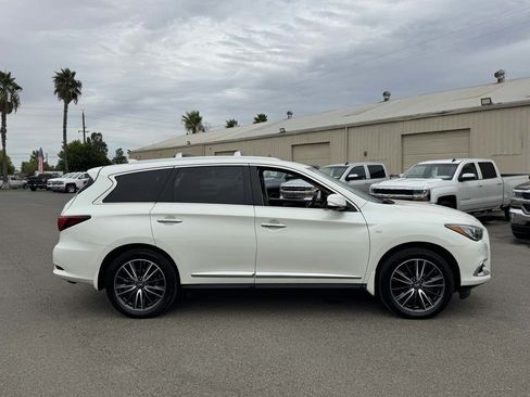 Used 2018 INFINITI QX60 Luxe w/ Deluxe Technology Package AWD/4WD image 11
