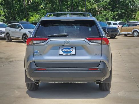 Used 2023 Toyota RAV4 XLE w/ Convenience Package FWD image 6