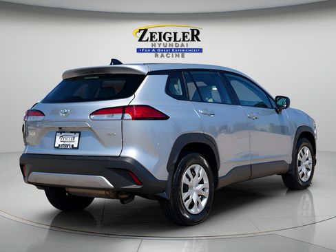 Used 2023 Toyota Corolla Cross L AWD/4WD image 7