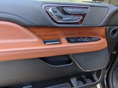 Used 2018 Lincoln Navigator Reserve w/ Technology Package image 14