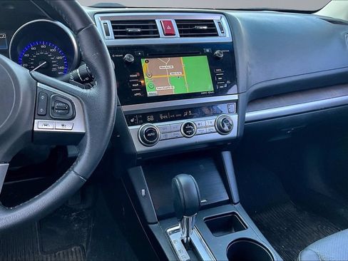 Used 2017 Subaru Outback 2.5i Limited AWD/4WD image 9
