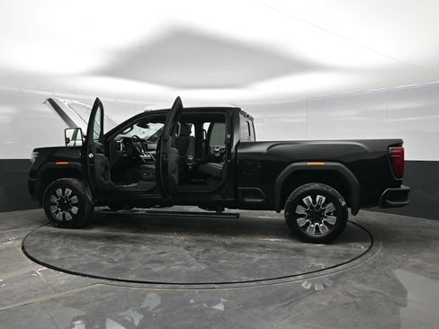 Used 2025 GMC Sierra 2500 Denali image 44