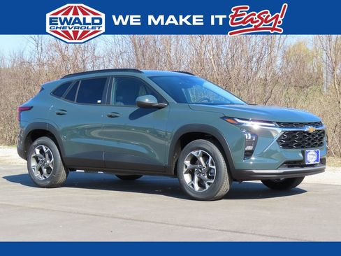 New 2026 Chevrolet Trax LT w/ Driver Confidence Package FWD image 1