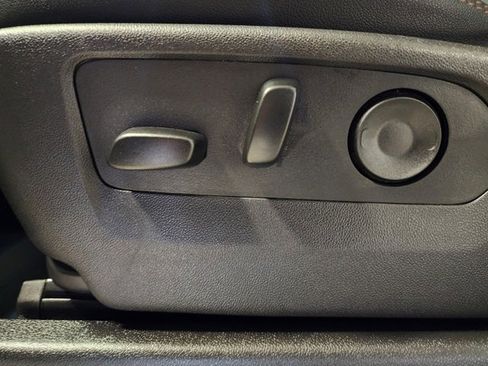 Used 2025 GMC Sierra 1500 AT4 image 14