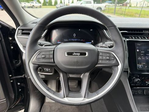 Used 2023 Jeep Grand Cherokee L Laredo w/ Luxury Tech Group I AWD/4WD image 15