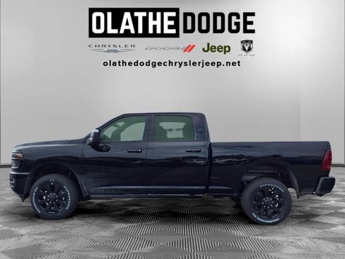 New 2026 RAM 2500 Laramie AWD/4WD image 19