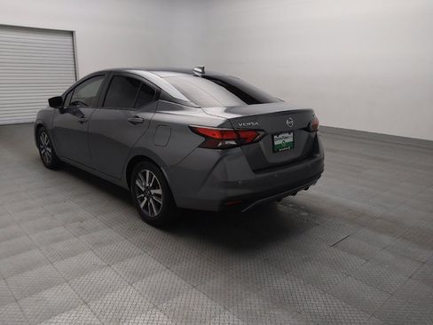 Used 2020 Nissan Versa SV image 5