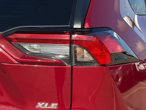Used 2020 Toyota RAV4 XLE w/ Convenience Package FWD image 30