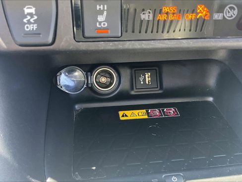 Used 2025 Toyota RAV4 XLE Premium w/ Weather Package AWD/4WD image 39
