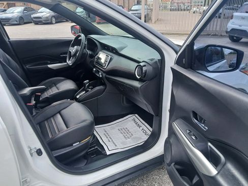 Used 2020 Nissan Kicks SR w/ SR Premium Package FWD image 10