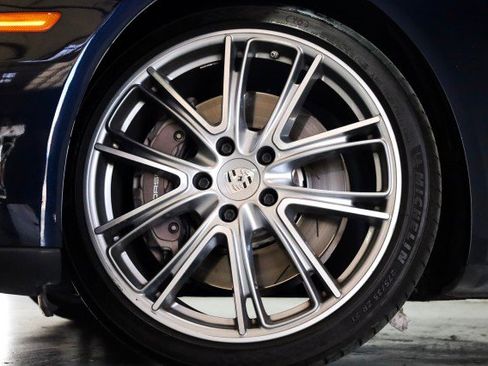 Used 2019 Porsche Panamera w/ Premium Package image 3