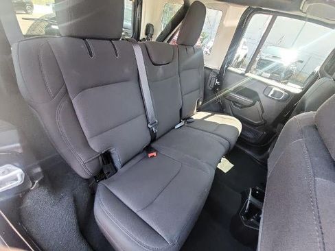 Used 2022 Jeep Wrangler Unlimited Sport AWD/4WD image 25
