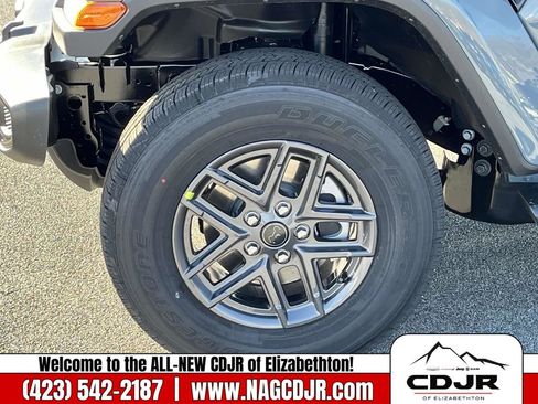 New 2026 Jeep Gladiator Sport image 12