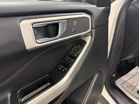 Used 2021 Ford Explorer XLT w/ Equipment Group 202A image 11