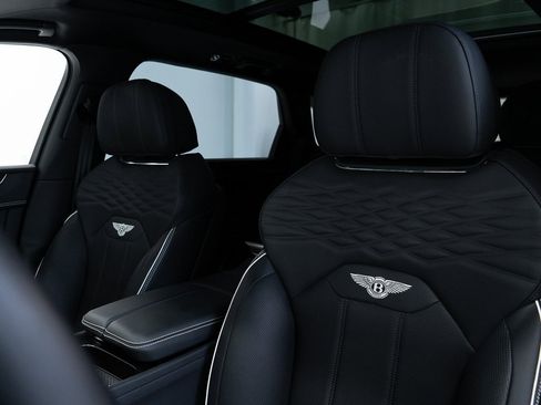 Certified 2025 Bentley Bentayga Extended Wheelbase image 16