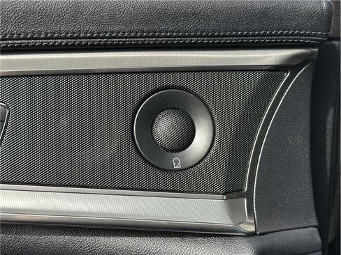 Used 2018 Lincoln MKX Reserve image 27