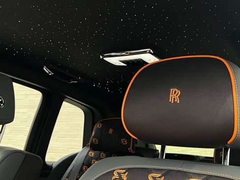 Used 2025 Rolls-Royce Cullinan Black Badge image 18