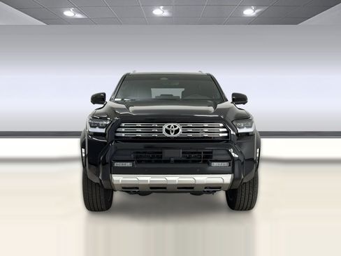 Used 2025 Toyota 4Runner Limited AWD/4WD image 6