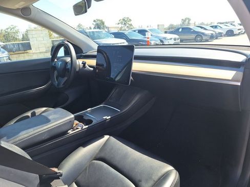 Used 2022 Tesla Model Y Performance AWD/4WD image 15
