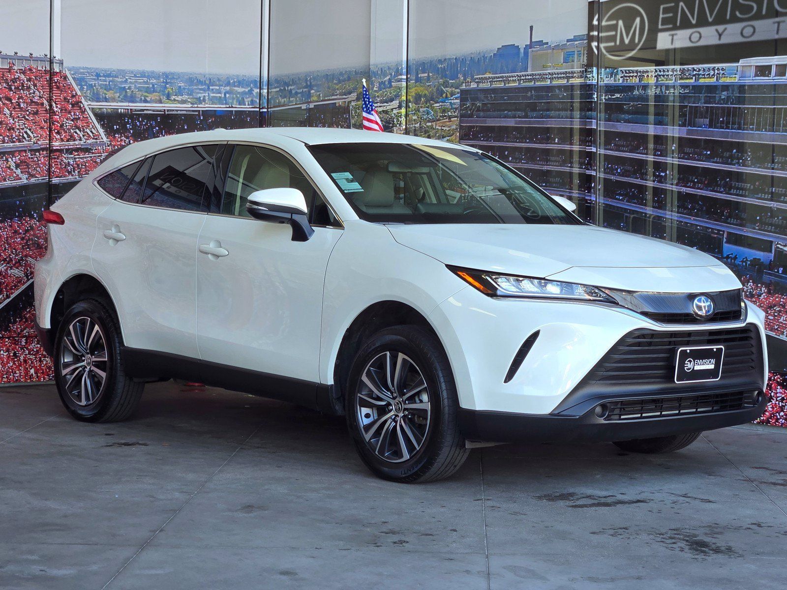 Used 2022 Toyota Venza LE AWD/4WD image 1