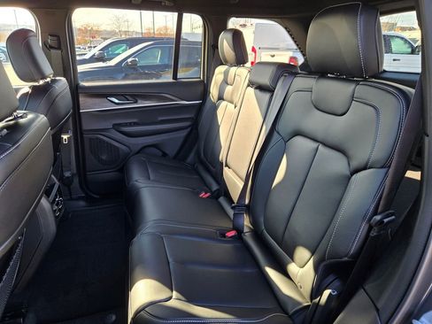 New 2025 Jeep Grand Cherokee Limited image 28