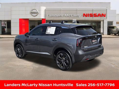 Used 2025 Nissan Kicks SR w/ Illumination Package image 6