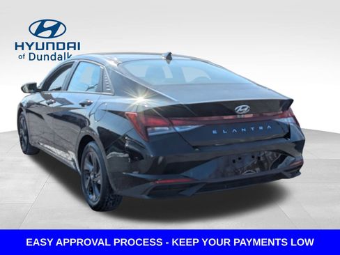 Used 2022 Hyundai Elantra SEL w/ Convenience Package image 3