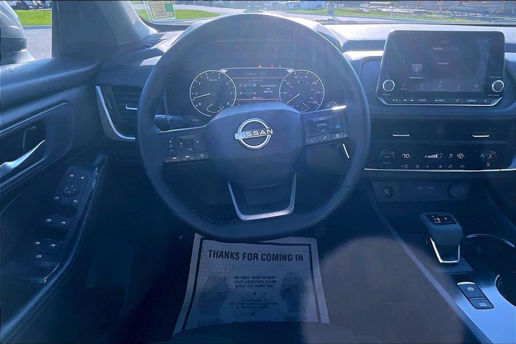 Used 2026 Nissan Rogue SV AWD/4WD image 5