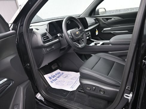 New 2026 Chevrolet Traverse LT w/ Driver Confidence Package AWD/4WD image 9