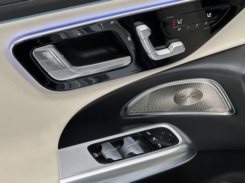 Used 2025 Mercedes-Benz E 350 Sedan image 11