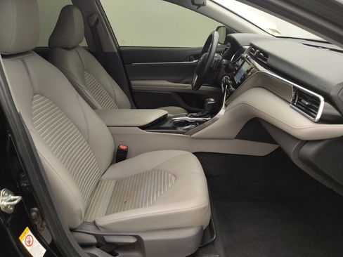 Used 2018 Toyota Camry SE image 21