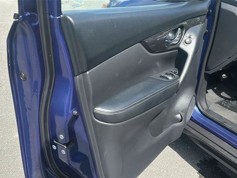 Used 2018 Nissan Rogue SV FWD image 21