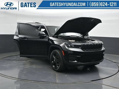 Used 2023 Jeep Grand Cherokee Altitude AWD/4WD image 62