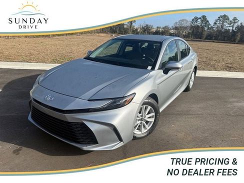 Used 2026 Toyota Camry LE w/ Convenience Package image 1