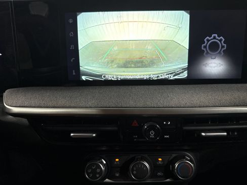 Used 2025 Nissan Kicks SV AWD/4WD image 26