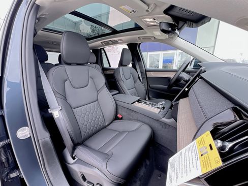 New 2026 Volvo XC90 B6 Plus w/ Protection Package Premier image 27