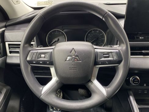 Used 2025 Mitsubishi Outlander ES AWD/4WD image 14