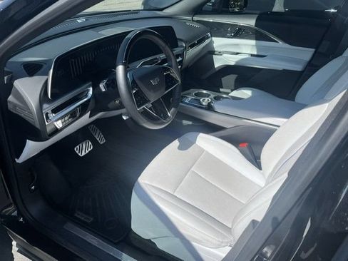 Used 2024 Cadillac Lyriq Luxury RWD image 4
