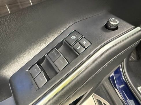 Used 2021 Toyota Highlander Limited FWD image 28