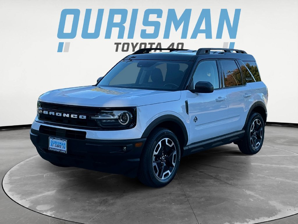 Used 2023 Ford Bronco Sport Outer Banks w/ Tech Package AWD/4WD image 3