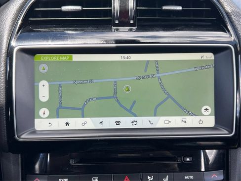 Used 2017 Jaguar F-PACE Prestige AWD/4WD image 37