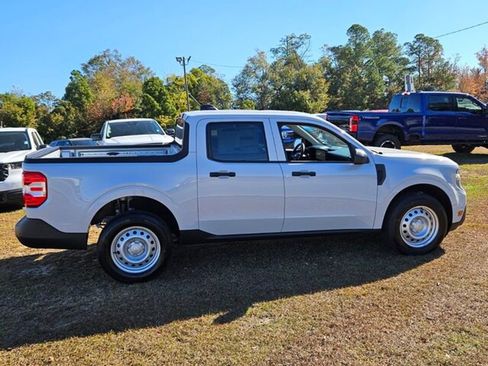 New 2025 Ford Maverick XL w/ Equipment Group 102A image 13