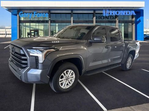 Used 2026 Toyota Tundra SR5 AWD/4WD image 4